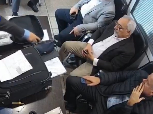 Iran od nizozemskog diplomate zaplijenio Starlink telefone koje je pokušao prokrijumčariti