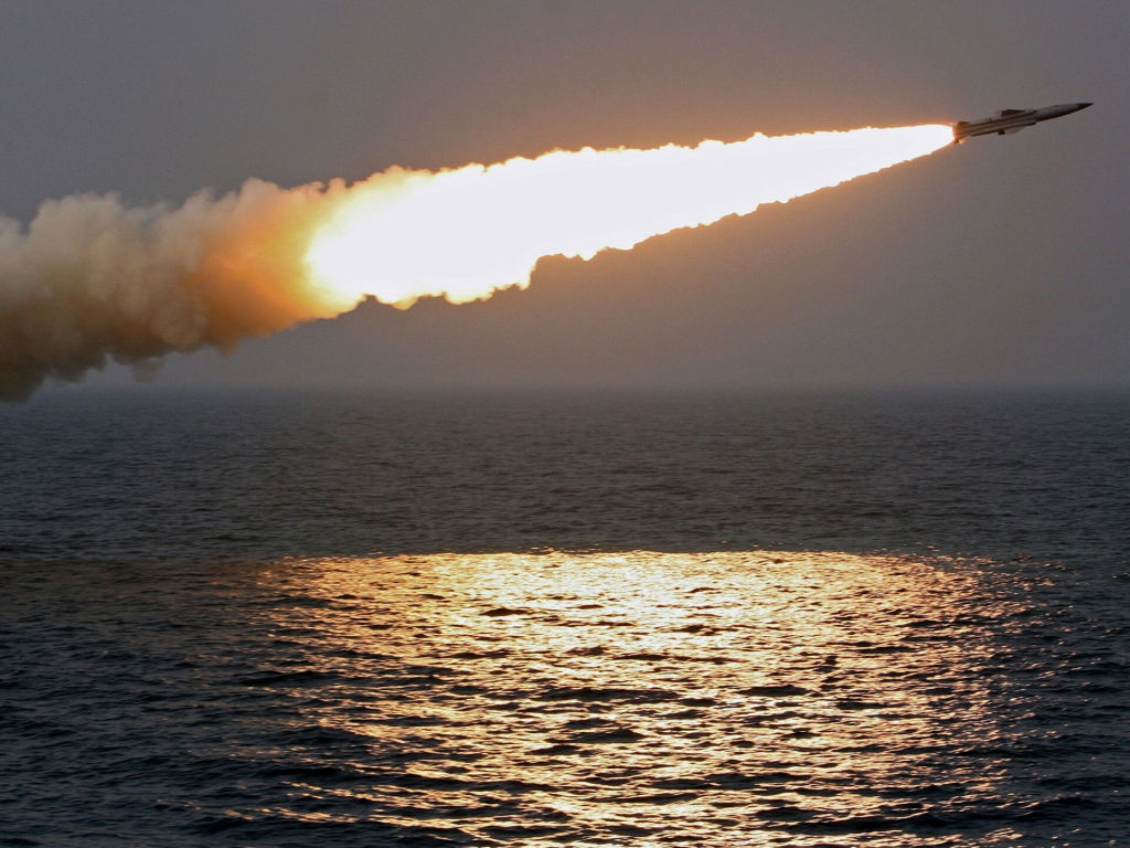 Iran uoči Pesaha pokrenuo najveći raketni napad na Izrael do sada