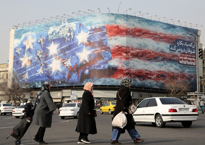 Iranci muralom upozorili Ameriku da ne napada