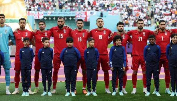 Iranske vlasti prijete porodicama nogometaša nakon što su odbili pjevati himnu