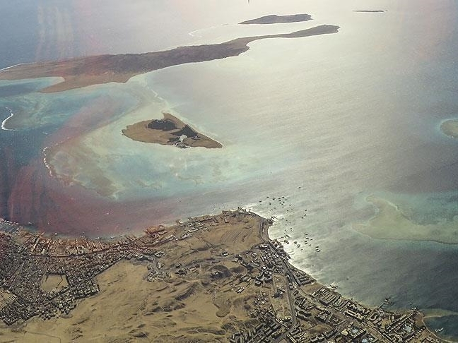 Iranski parlament odobrio plan naplate takse za prolaz kroz Hormuški moreuz