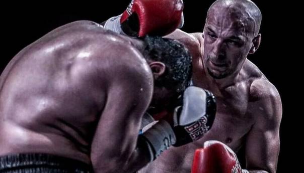 Iron Puki nokautirao Francuza Makiadija i odbranio titulu prvaka Evrope