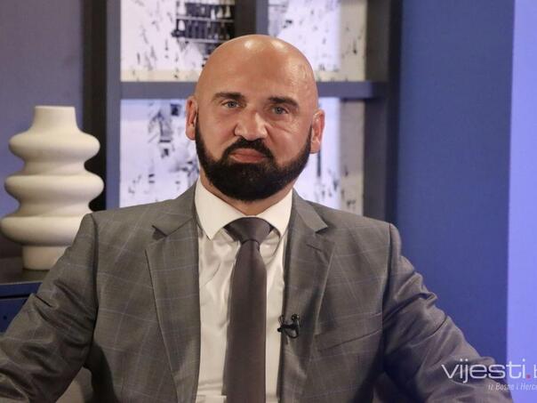 Isak: Bili smo spremni i čekali nalog da uhapsimo Dodika, nazvao je Vučića ...