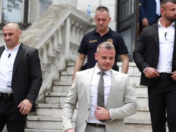 Isak se ogradio od uhapšenog pratioca: "Neće biti privilegija"