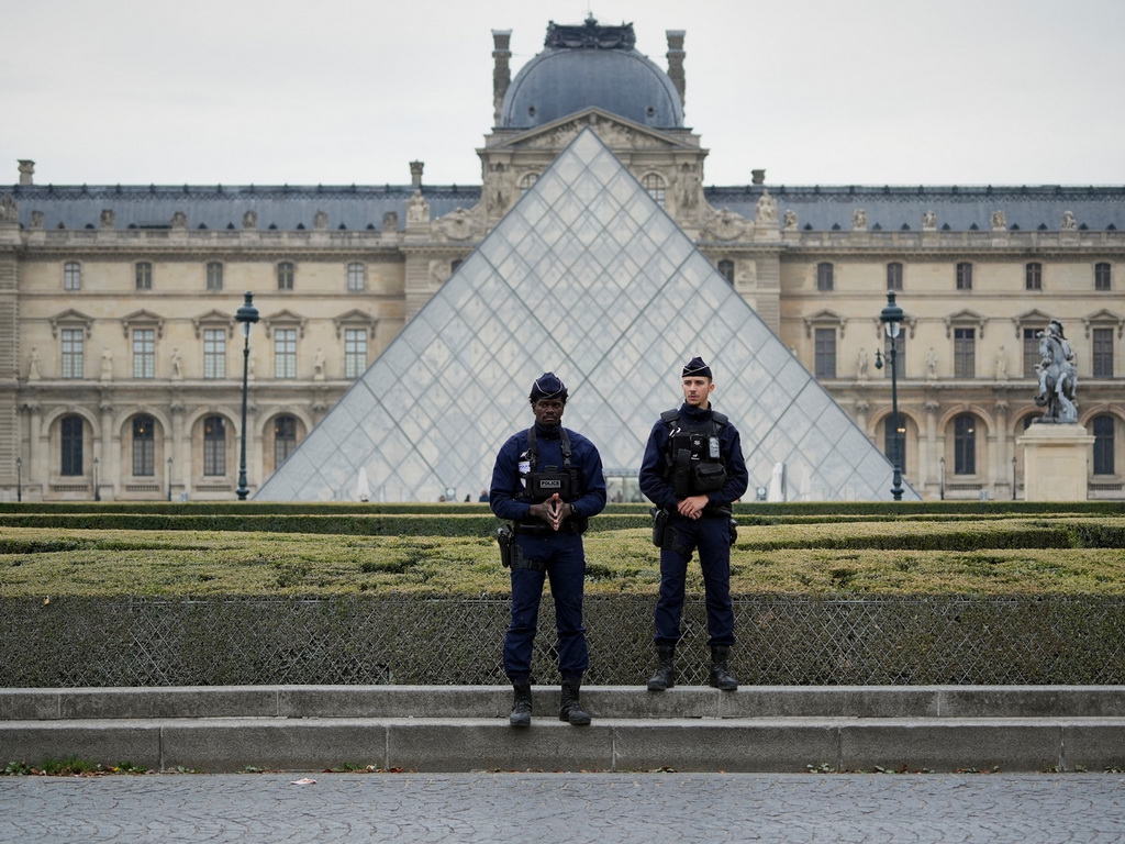 Istraga pljačke u Louvreu ukazala na slabosti sistema