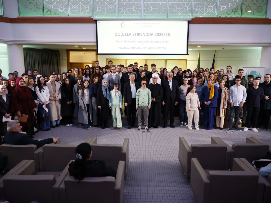 Iz Fonda Bejtul-mal Rijaseta Islamske zajednice u BiH dodijeljene stipendije učenicima i studentima