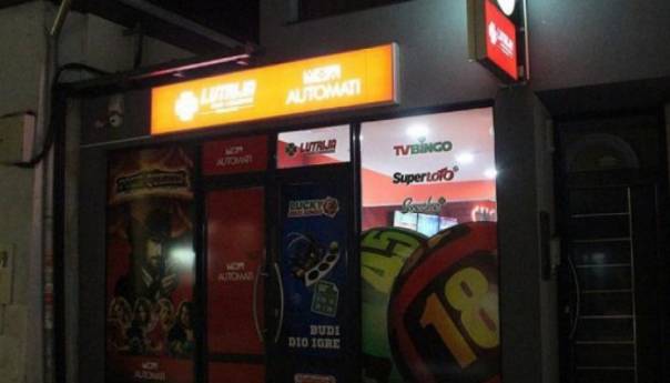 Iz „Lutrije BiH“ u Mostaru muškarac naoružan pištoljem odnio 3.000 KM