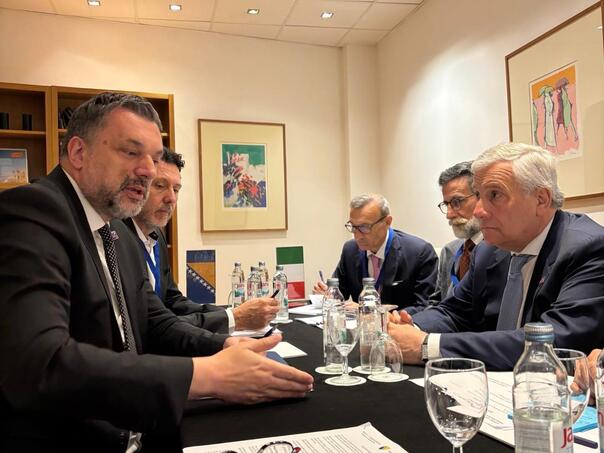 Iza zatvorenih vrata: O čemu su razgovarali Konaković i Tajani