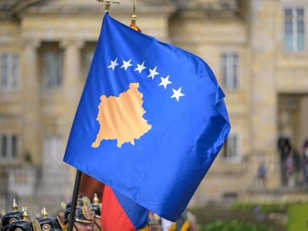 Izbori na Kosovu: Tri koalicije, 17 političkih stranaka i dvije građanske inicijative