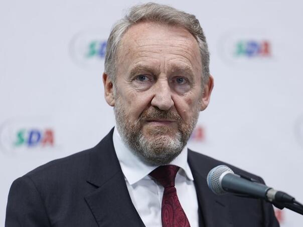 Izebegović: SDA se nikad nije povlačila niti će