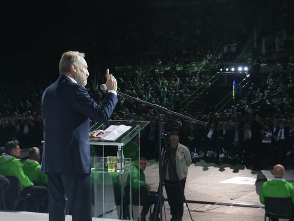 Bakir Izetbegović na završnom skupu: Samo SDA može zaustaviti ovo što slijedi