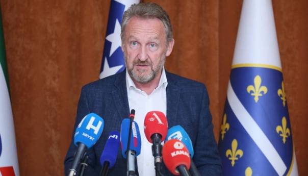 Izetbegović o Dodiku, HDZ-u, ljevici, negiranju genocida, Tadić ...