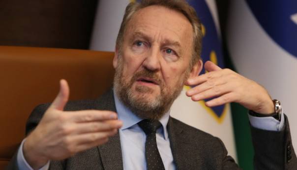 Izetbegović o odluci Inzka, Vučiću, Schmidtu, Čovićevim prijetnjama