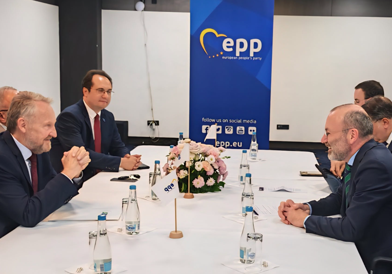 Izetbegović sa Manfredom Weberom o evropskom putu BiH i obavezama