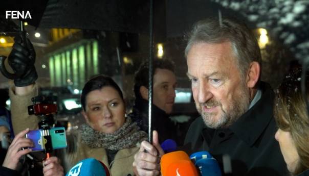 Izetbegović: Vrši se pritisak na sve strane, ponajmanje na HDZ