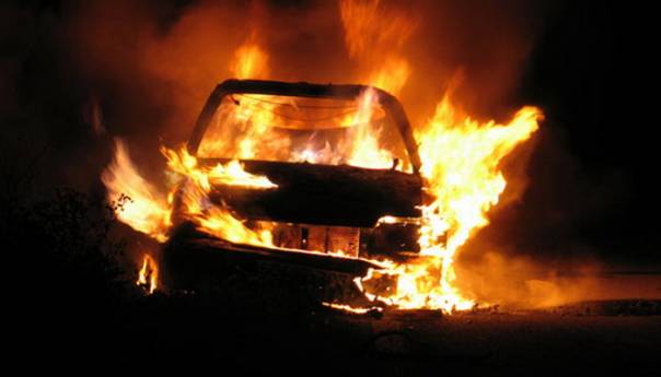 Izgorio automobil u sarajevskom naselju Dobrinja