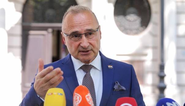 Izjava o BiH bila izmijenjena, Stoltenberg spriječio blamažu