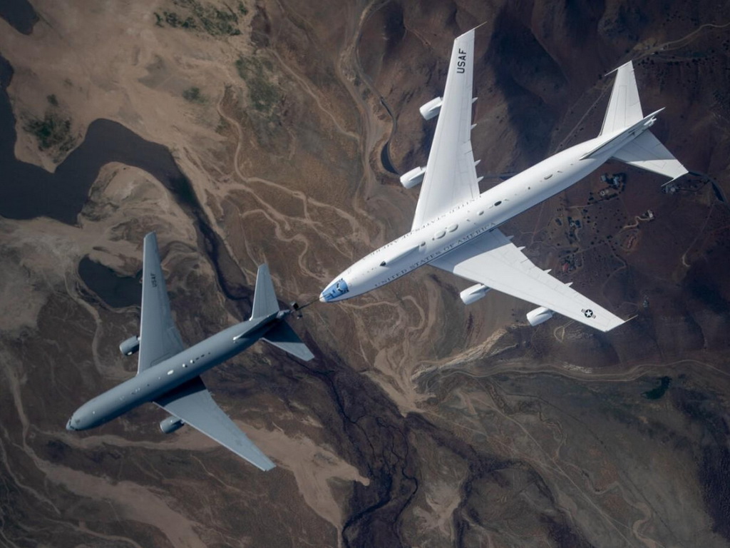 Iznad Los Angelesa snimljen "avion sudnjeg dana": Niko ga nije vidio godinama