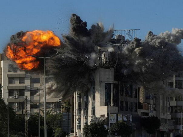 Izrael napao Bejrut, Iran ispalio rakete prema centralnom Izraelu