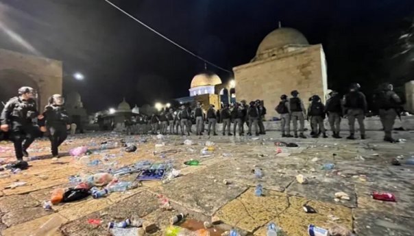 Izraelska policija napala vjernike u džamiji Al-Aksa