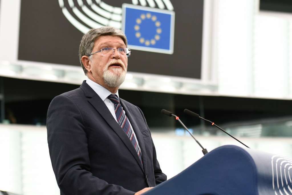 Izvjestilac EU parlamenta: Srbija ne može veličati zločince i težiti ulasku u EU