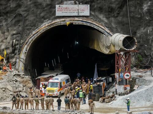 Izvlači se prva grupa zaglavljenih unutar himalajskog tunela