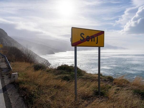 Jaka bura puše na Jadranu, zatvorena trajektna linija