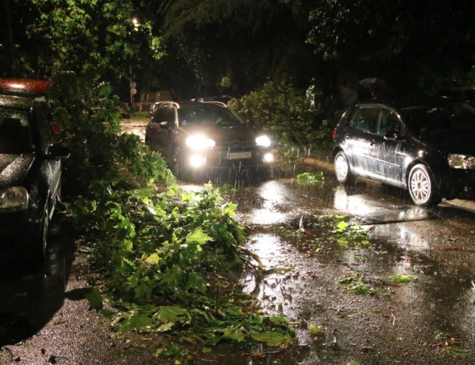 Jako nevrijeme pogodilo Dalmaciju: Tukao grad i jaka kiša 