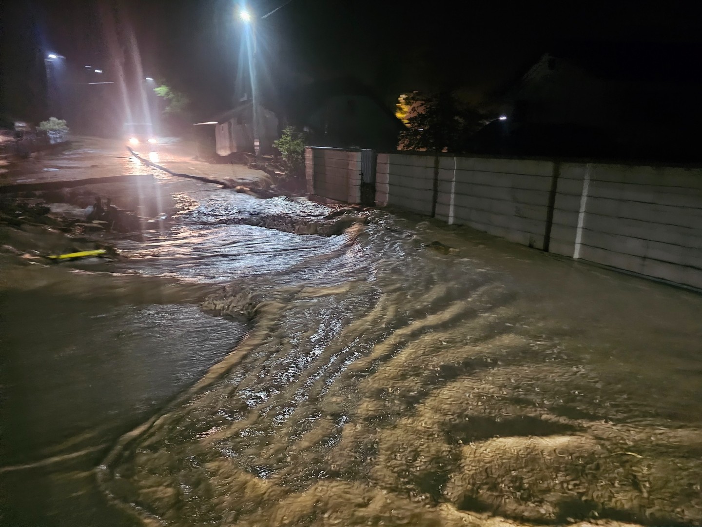 Јako nevrijeme prouzrokovalo poplave kod Ugljevika, prekinut saobraćaj