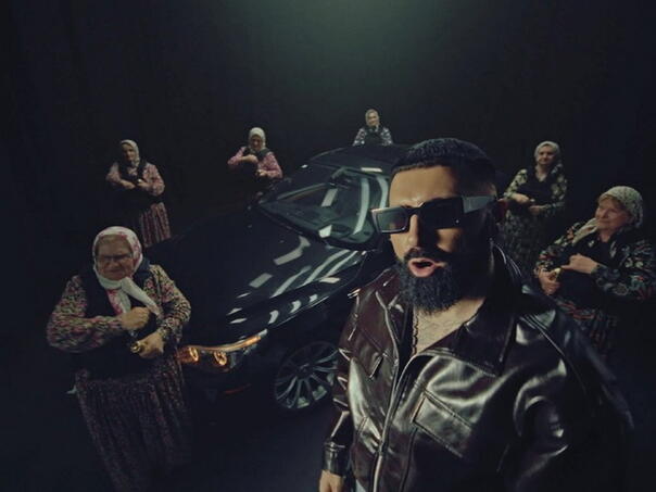 Jala Brat objavio singl "Ajkula", u spotu i Džanan Musa