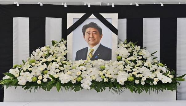 Japan se oprostio od ubijenog bivšeg premijera
