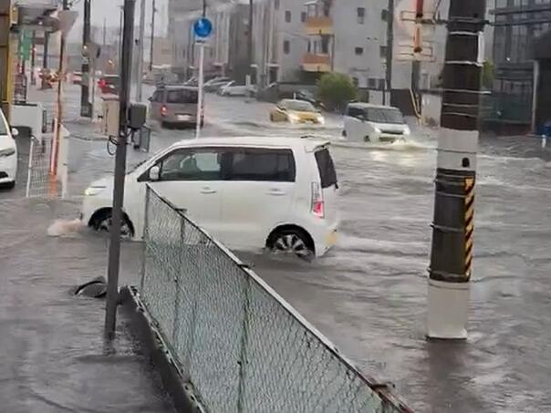 Japanu prijeti tajfun "Higos", stotine hiljade ljudi u opasnosti