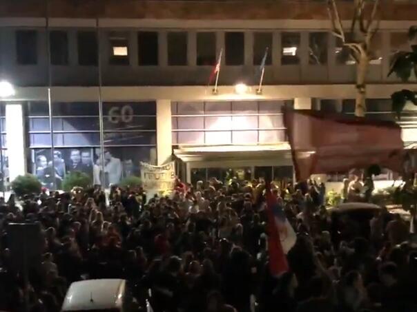 Javni servis radi protiv nas: Studenti u Srbiji blokirali zgrade RTS-a i RTV-a