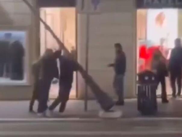 Jedan od najboljih trenera današnjice nepoznatoj ženi spasio život