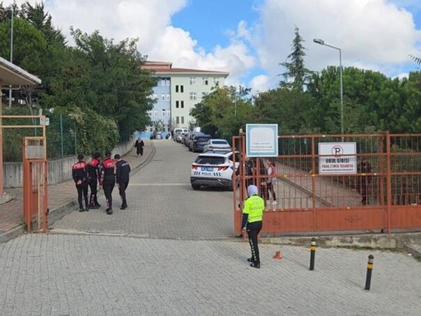 Stravičan napad u školi u Istanbulu: Jedan učenik preminuo, sedmero ranjeno