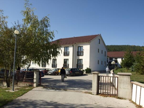 Jedini starački dom u Tomislavgradu pretrpan: Desetak osoba čeka i do šest mjeseci