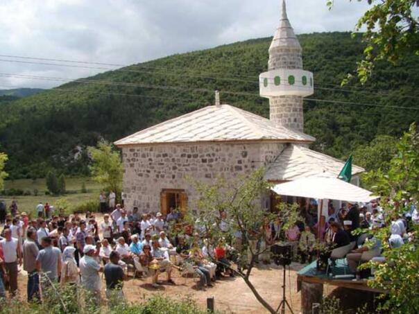 Ljubav jača od mržnje: Džamija u BiH rušena i podizana šest puta