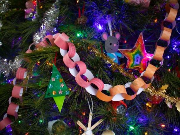 Jeste li pravili papirne lance? Tiktok oživljava zaboravljeni praznični trend