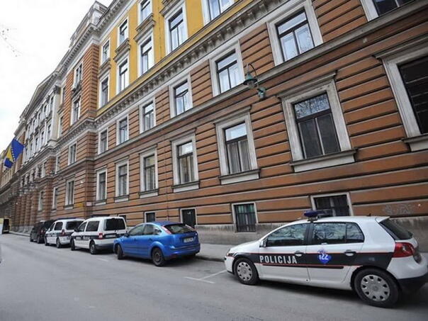 Jezivi detalji optužnice: Više od 30 sati zlostavljali žrtvu, pa je bacili sa šestog sprata