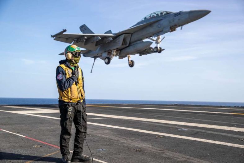 Još jedan američki nosač aviona stigao na Bliski istok