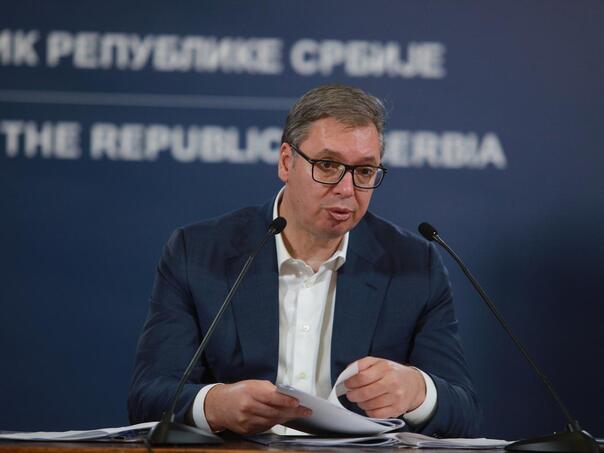 Jutarnji: Vučić je stjeran u kut