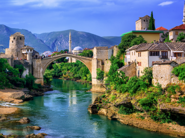 Kako je jedan dječak u borbi za život ujedinio Mostar