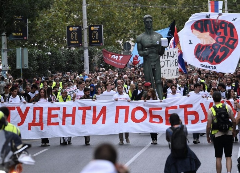 Kako su društvene mreže i ulica u Srbiji pobijedili televizije