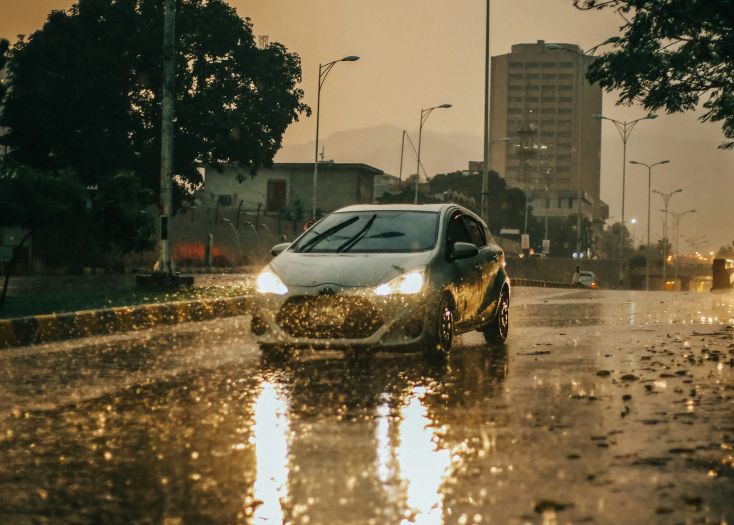 Kako zaštititi automobil prije oluje?
