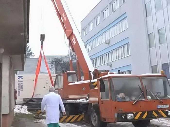 Kantonalnoj bolnici Goražde isporučen agregat za alternativno snabdijevanje električnom energijom