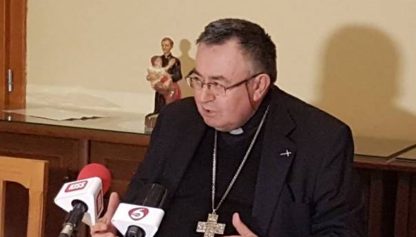 Kardinal Puljić sutra u Srebrenici