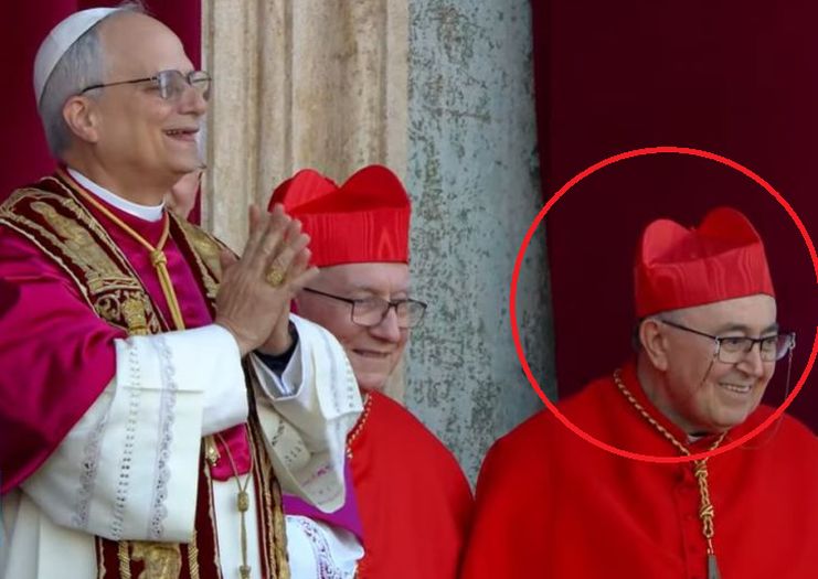 Kardinal Vinko Puljić stajao tik uz novog papu Lava XIV prilikom prvog obraćanja