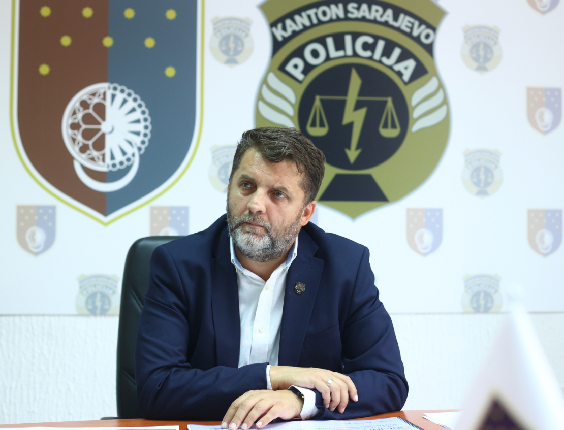 Katica najavio novi zakon: Ko će i kako moći nabaviti i nositi oružje u KS