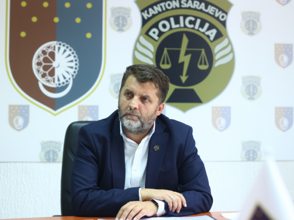 Katica najavio novi zakon: Ko će i kako moći nabaviti i nositi oružje u KS