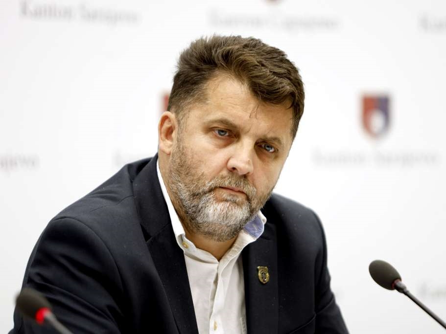 Katica: Počinioci nasilja u porodici ne mogu držati oružje